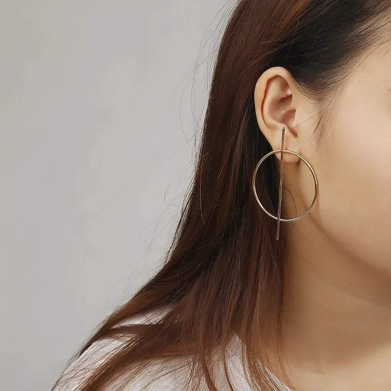 Minimalist Geometric Circle Earring